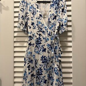 Beautiful Floral Wrap Dress - perfect for summer weddings!
